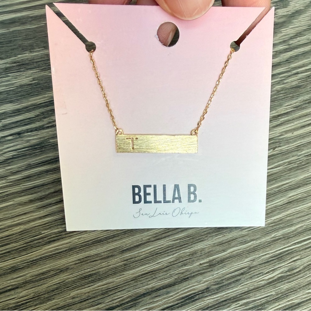 Gold Bar Initial Necklace "T"